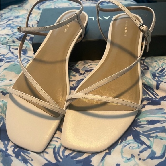 NWOT! Ann Taylor White Priya Leather Strappy Sandals - Picture 3 of 3